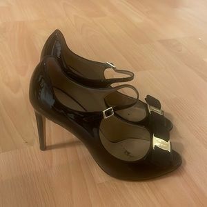 Salvador Ferragamo black shoes 7.5